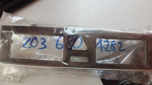 W203 COVER CENTER CONSOLE (USED)