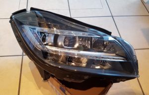 W218 HEADLIGHT RH (USED)