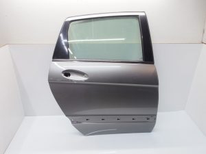 W169 REAR DOOR RH (USED)