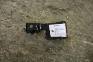 W222 ANGLE BRACKET LH (NEW)