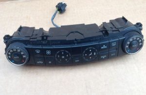 W219 HEATER SWITCH CONTROL (USED)