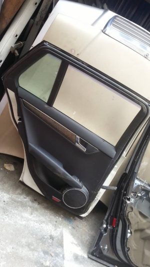 W204 REAR DOOR PENAL (USED)