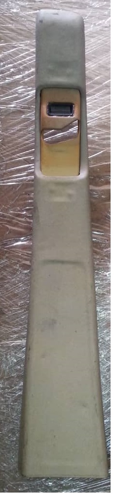 W126 COVERING LH (USED)