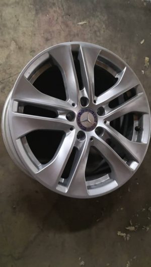 17″ RIM W204. 1 set. 90% ORI (NEW)