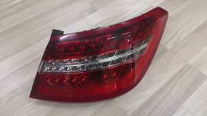 W207 TAIL LAMP (USED)